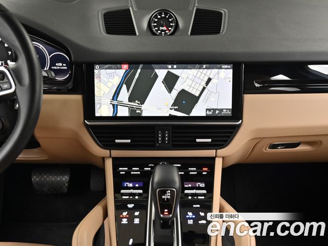 Porsche Cayenne 2019 — photo 14