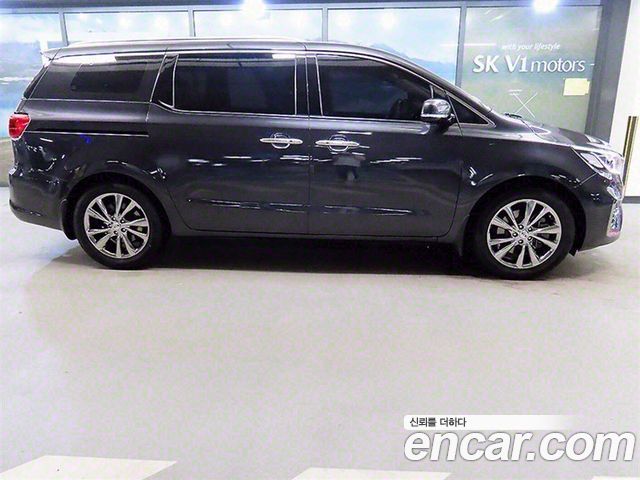 Kia Canival 2019 — photo 3