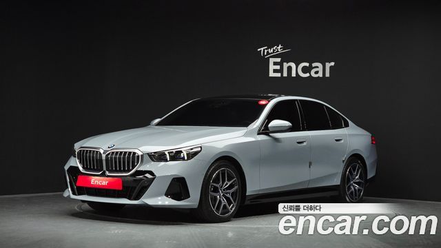 BMW 5-Series 2026 — photo 1