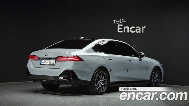 BMW 5-Series 2026 — photo 2