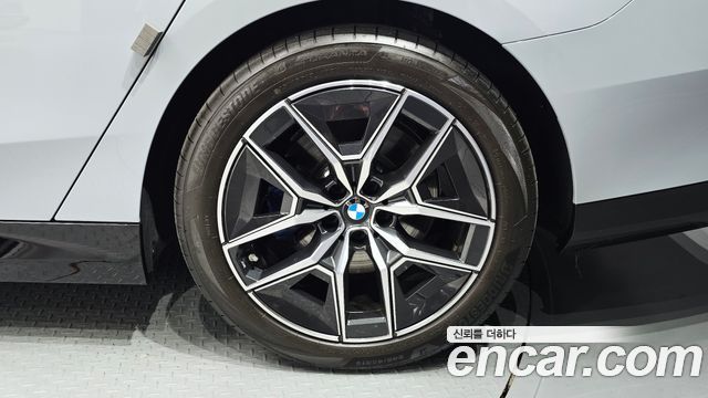 BMW 5-Series 2026 — photo 7