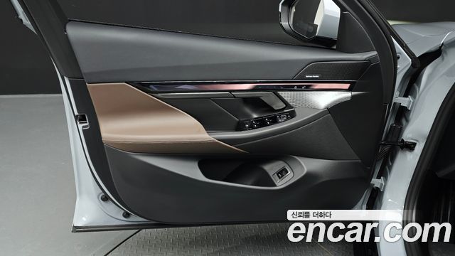 BMW 5-Series 2026 — photo 14