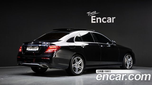 Mercedes-Benz E-Class 2017 — photo 2