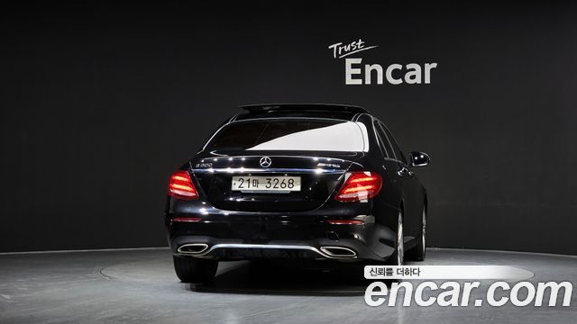 Mercedes-Benz E-Class 2017 — photo 4