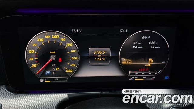 Mercedes-Benz E-Class 2017 — photo 8