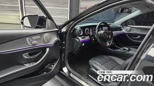 Mercedes-Benz E-Class 2017 — photo 10