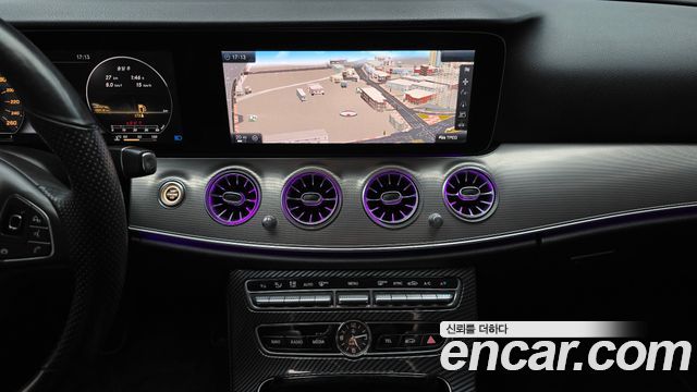 Mercedes-Benz E-Class 2017 — photo 14