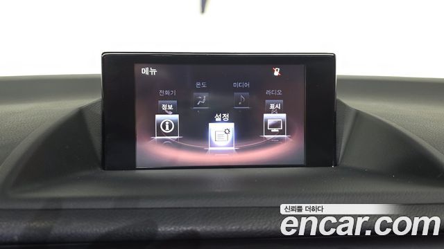 Lexus CT200h 2017 — photo 14