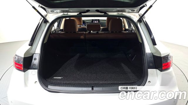 Lexus CT200h 2017 — photo 17
