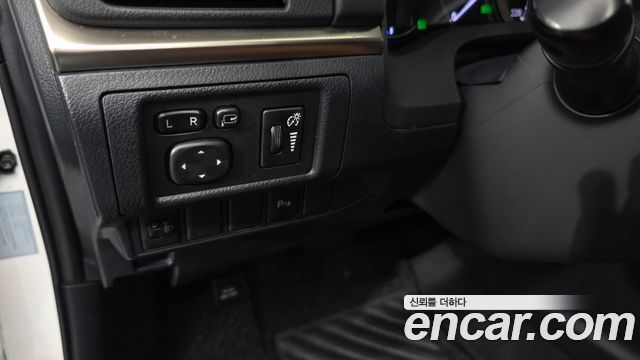 Lexus CT200h 2017 — photo 20