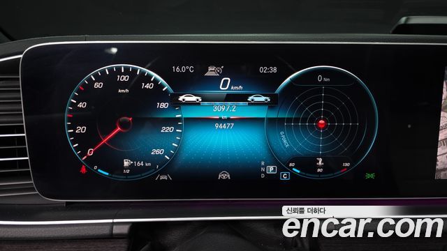 Mercedes-Benz GLE-Class 2020 — photo 11