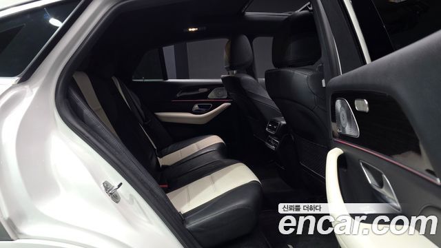 Mercedes-Benz GLE-Class 2020 — photo 17