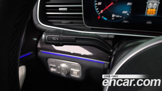 Mercedes-Benz GLE-Class 2020 — photo 21