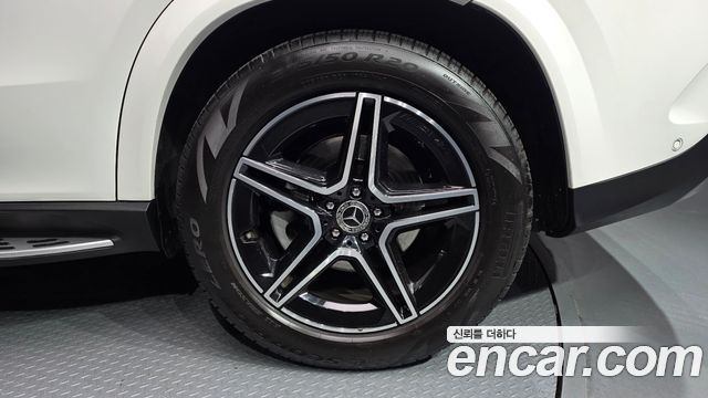 Mercedes-Benz GLE-Class 2020 — photo 7