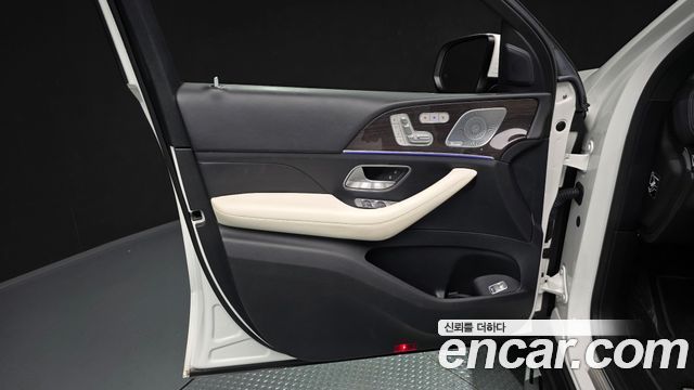 Mercedes-Benz GLE-Class 2020 — photo 14