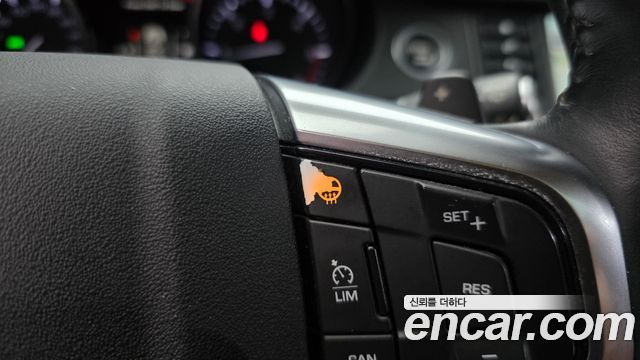 Land Rover Discovery Sport 2015 — photo 17