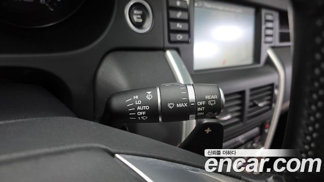 Land Rover Discovery Sport 2015 — photo 18