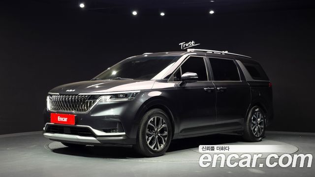 Kia Canival 2023 — photo 1