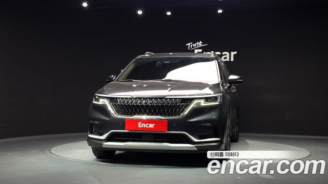 Kia Canival 2023 — photo 3