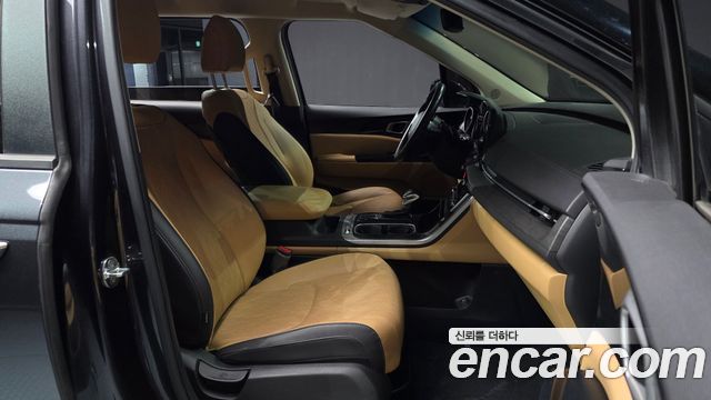 Kia Canival 2023 — photo 11