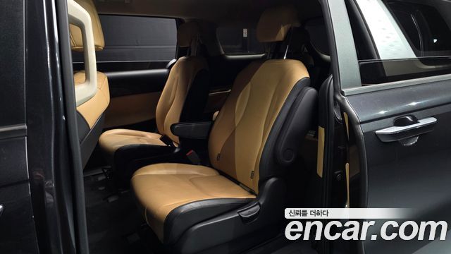 Kia Canival 2023 — photo 12