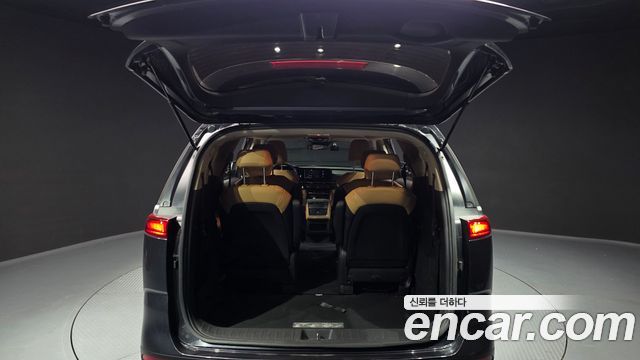 Kia Canival 2023 — photo 20