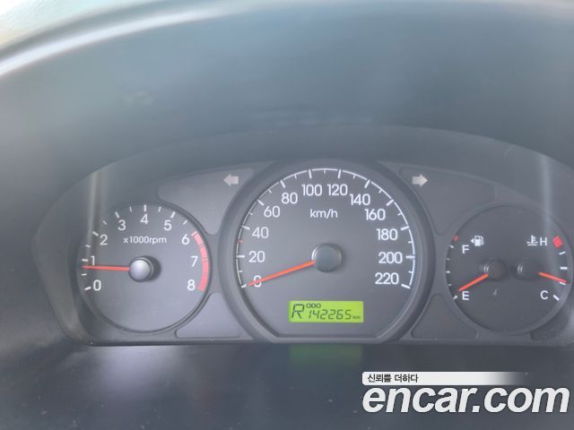 Hyundai Starex 2012 — photo 8