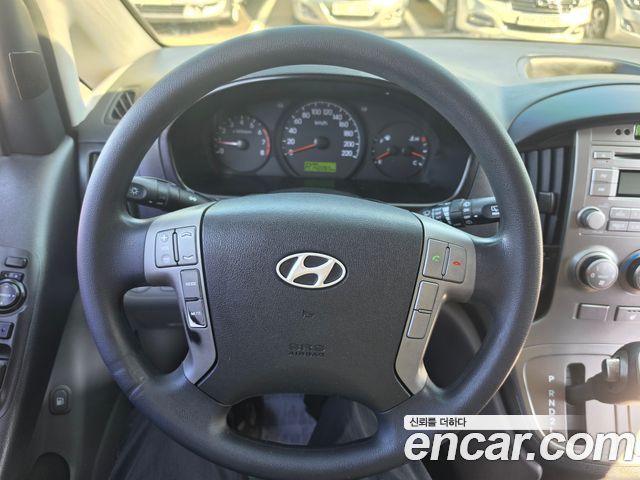 Hyundai Starex 2012 — photo 12