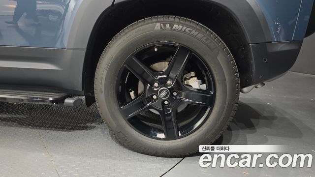 Land Rover Defender 2020 — photo 5