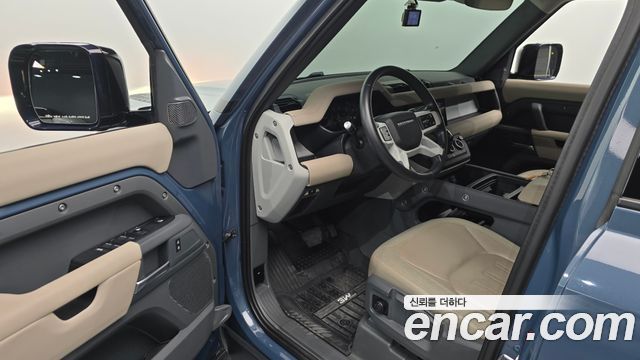 Land Rover Defender 2020 — photo 13