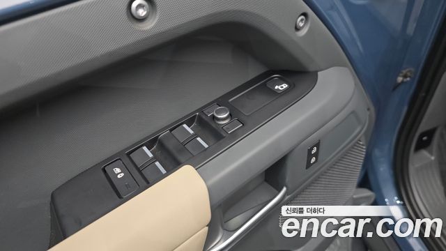 Land Rover Defender 2020 — photo 21