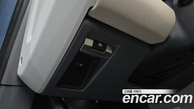 Land Rover Defender 2020 — photo 22