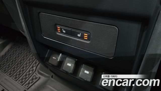 Land Rover Defender 2020 — photo 26