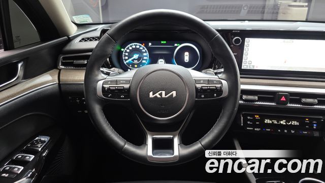 Kia K5 2023 — photo 12