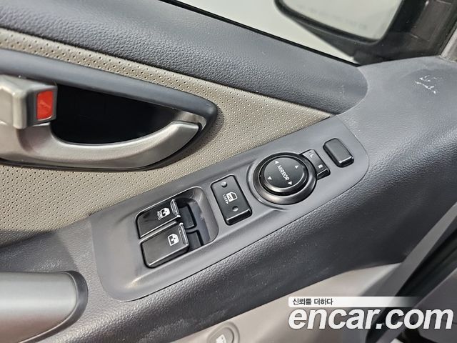 Hyundai Starex 2014 — photo 17