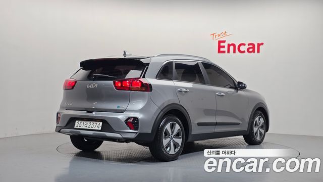 Kia Niro 2022 — photo 2