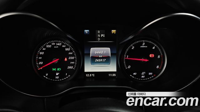Mercedes-Benz C-Class 2017 — photo 8