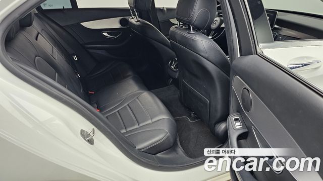 Mercedes-Benz C-Class 2017 — photo 11
