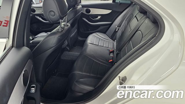 Mercedes-Benz C-Class 2017 — photo 12