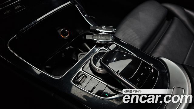 Mercedes-Benz C-Class 2017 — photo 16