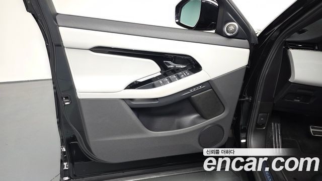 Land Rover Range Rover Evoque 2026 — photo 14