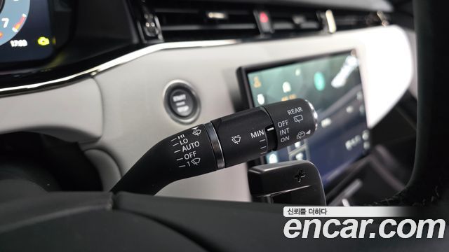 Land Rover Range Rover Evoque 2026 — photo 28