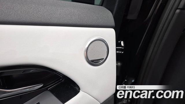 Land Rover Range Rover Evoque 2026 — photo 34