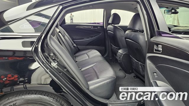 Hyundai Sonata 2013 — photo 18