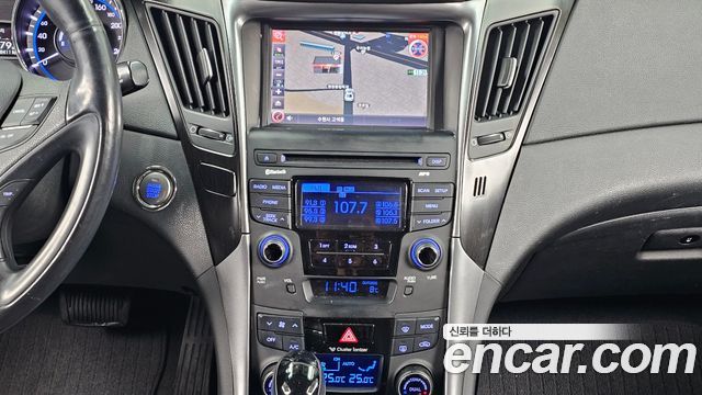 Hyundai Sonata 2013 — photo 20
