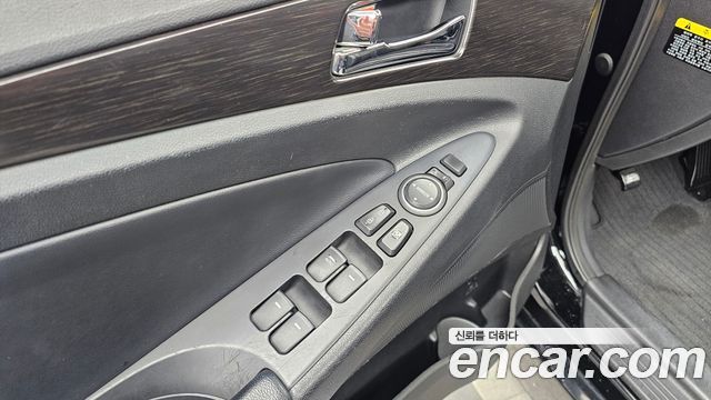 Hyundai Sonata 2013 — photo 28