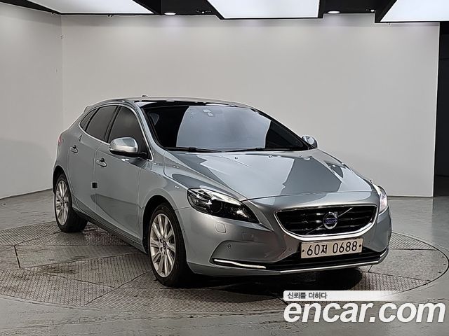 Volvo V40 2016 — photo 2