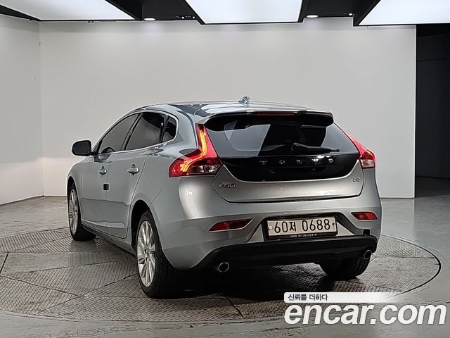Volvo V40 2016 — photo 3