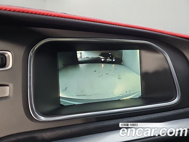 Volvo V40 2016 — photo 15