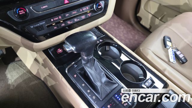 Kia Canival 2018 — photo 12